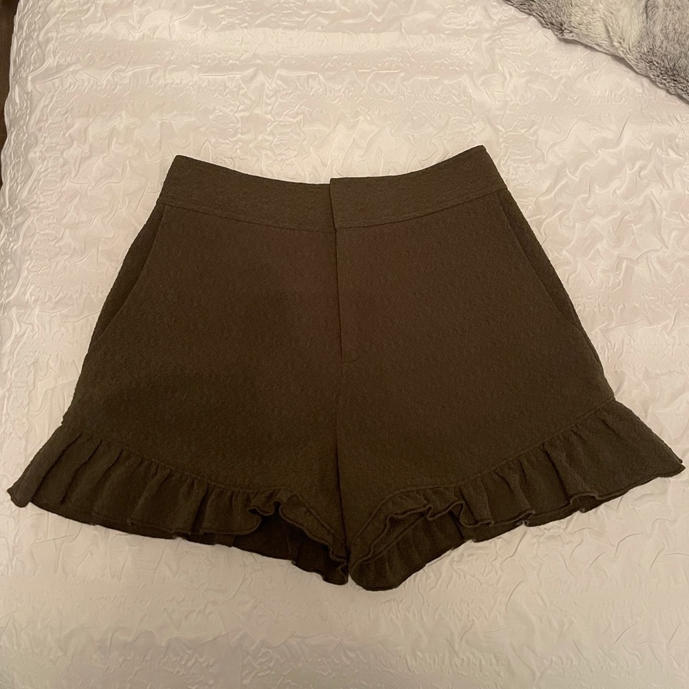 Club Monaco Ruffled High Waisted Shorts - Picture 2 of 4